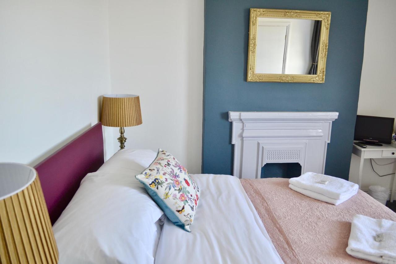 The Nags Head Hotel Lyme Regis Luaran gambar